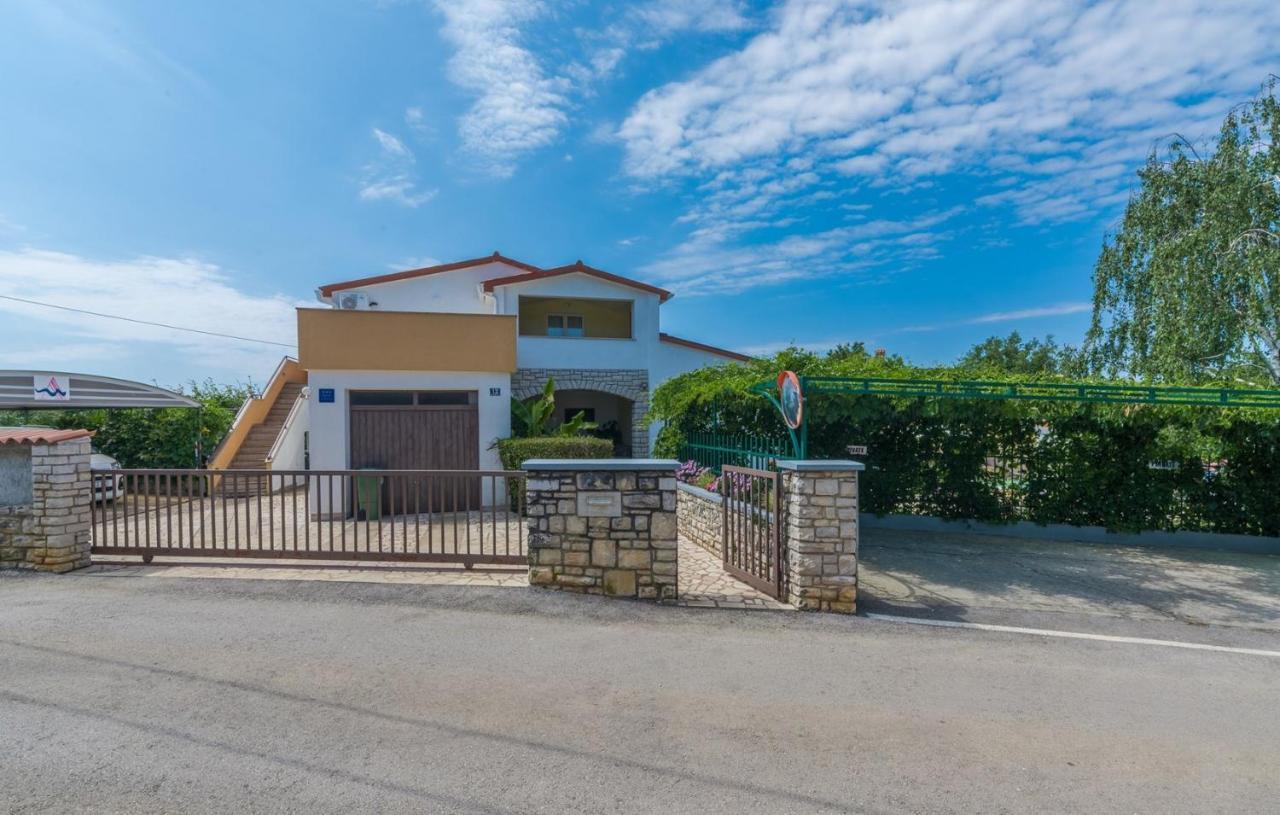 Vrvari Villa Anita With Common Pool מראה חיצוני תמונה