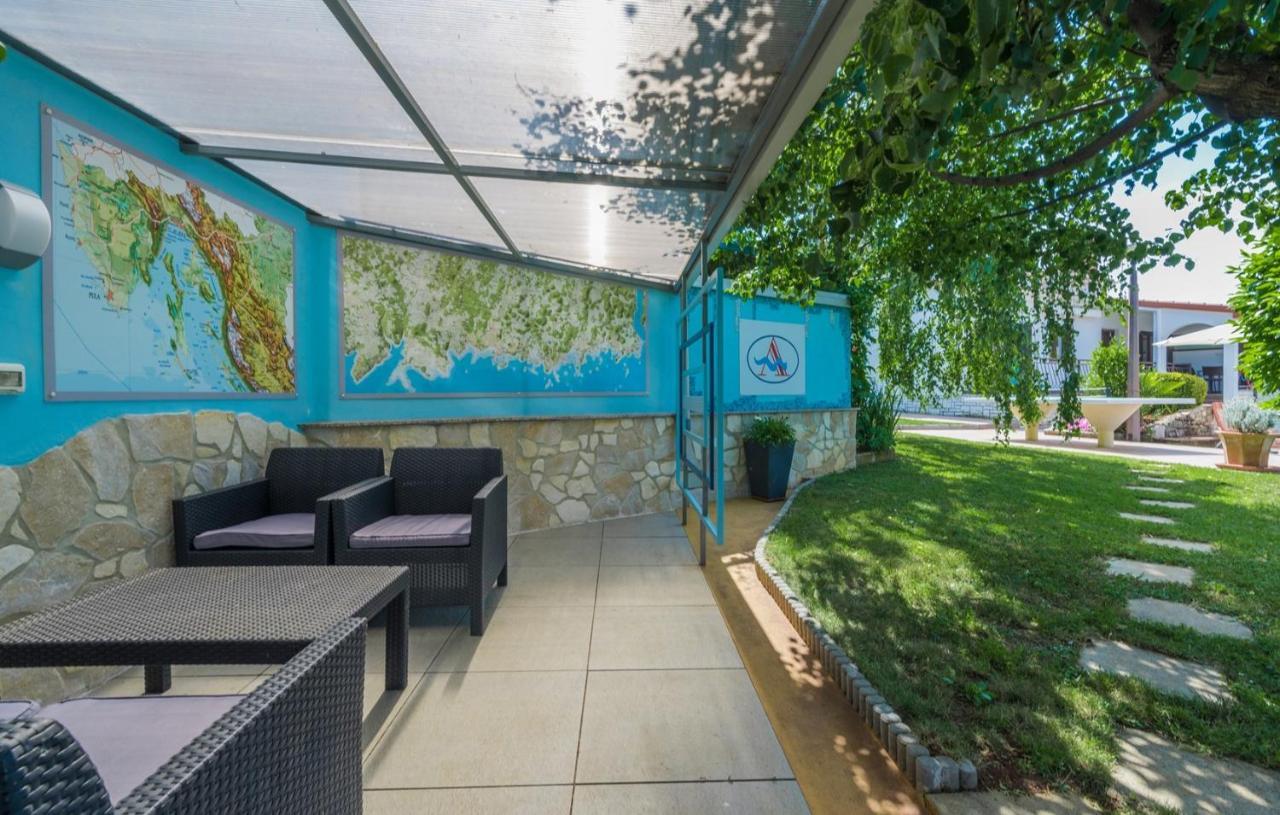 Vrvari Villa Anita With Common Pool מראה חיצוני תמונה