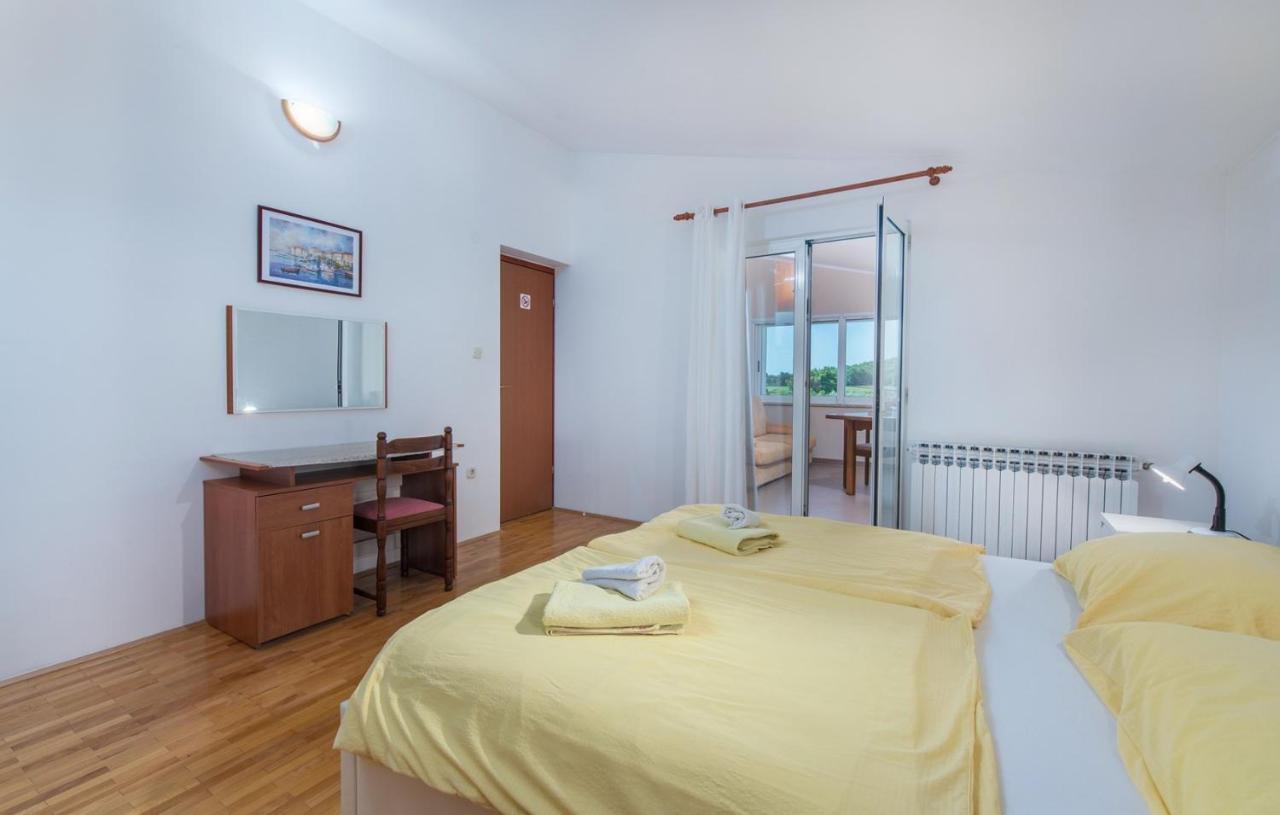 Vrvari Villa Anita With Common Pool מראה חיצוני תמונה