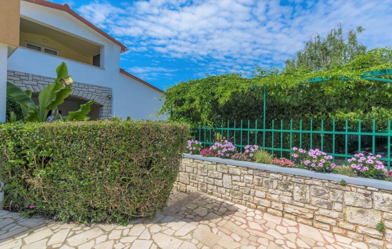 Vrvari Villa Anita With Common Pool מראה חיצוני תמונה