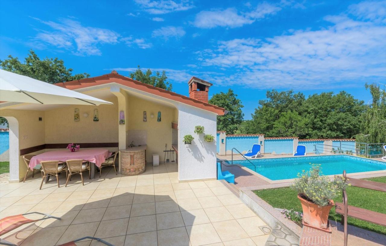 Vrvari Villa Anita With Common Pool מראה חיצוני תמונה